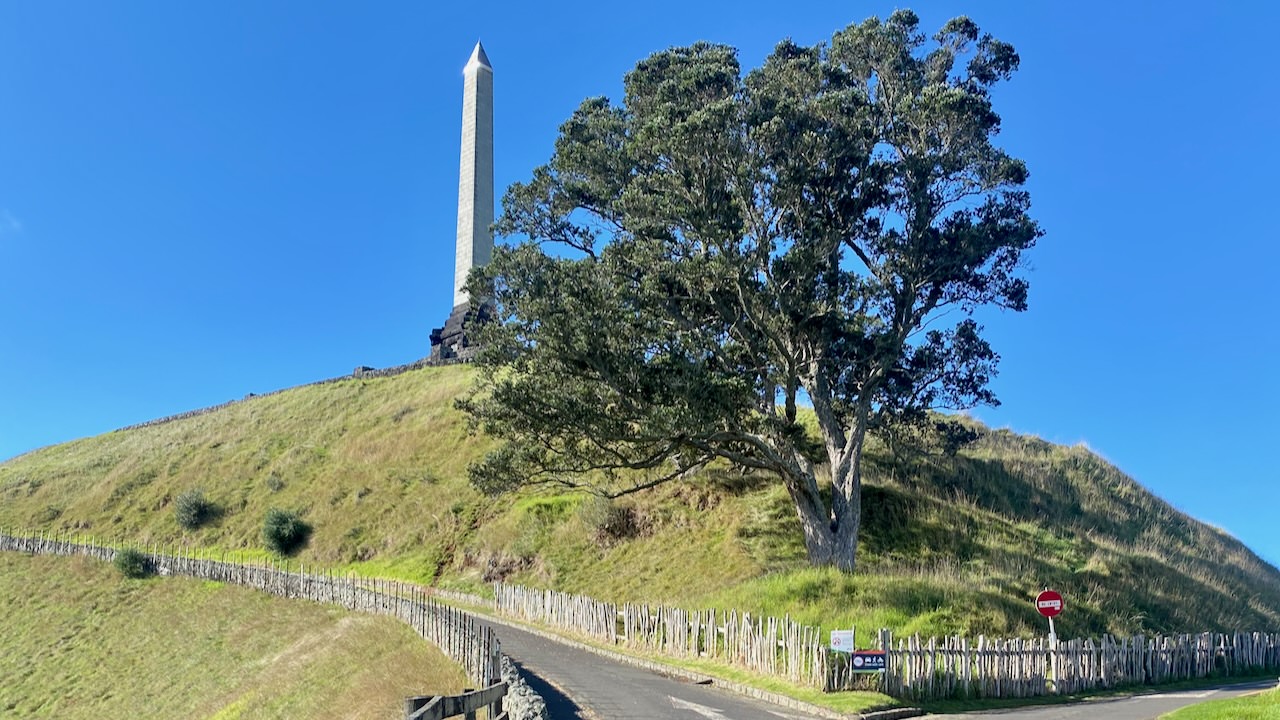 one tree hill, Auckland - peak of hill with monument and tree