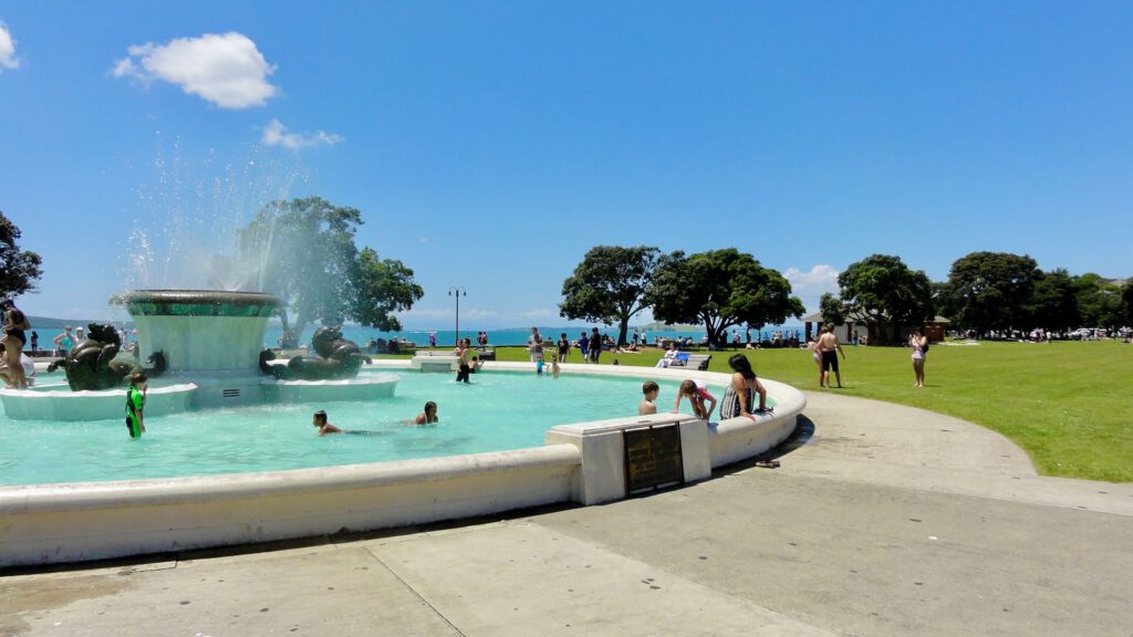 mission bay beach fountain auckland 1